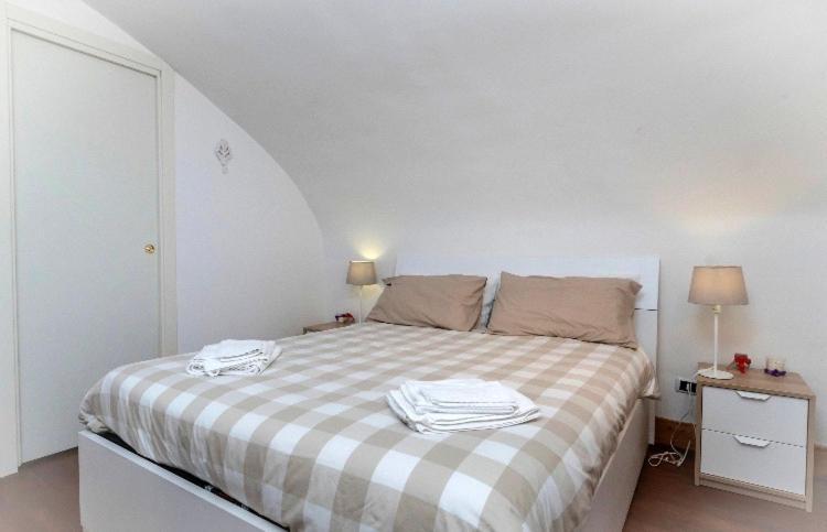 Santi Apostoli House Appartement